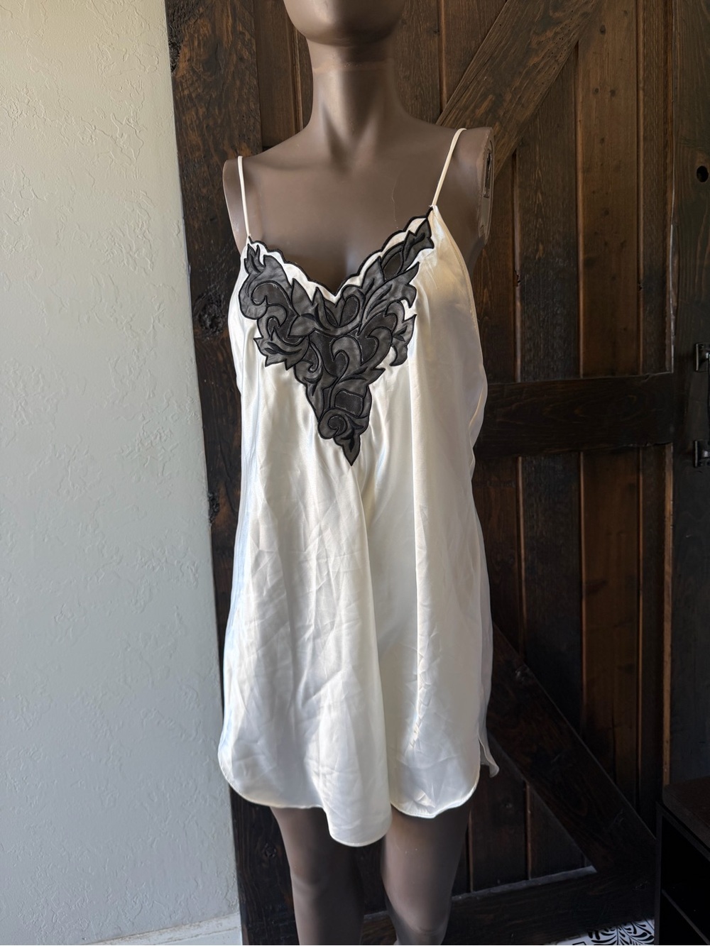 Natori Vintage Y2K Satin Slip Dress Chemise Black Lace Applique Ivory Large